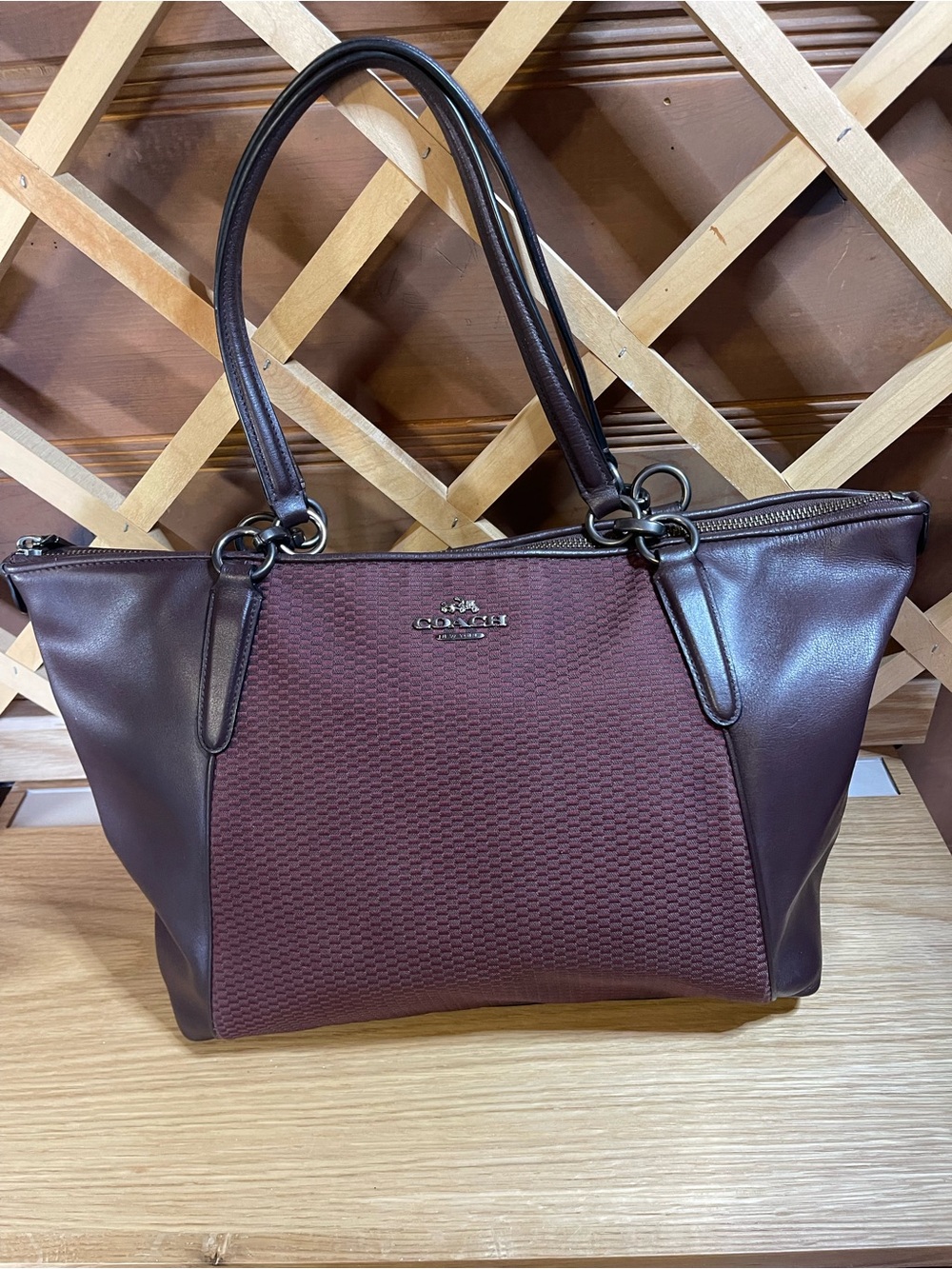 Authentic Coach Shoulder Bag /Mixed Media Woven Textile & Leather / Burgundy